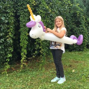 Ballon-Einhorn zum Reiten